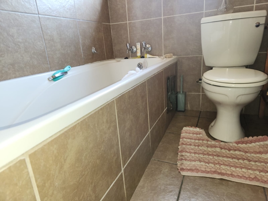 1 Bedroom Property for Sale in Rustenburg Central North West